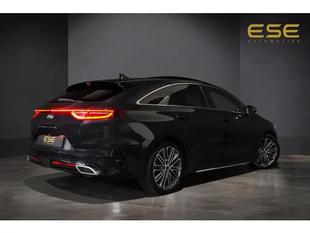 Kia ProCeed 1.4 T-GDI GT-PlusLine | Panorama | Carplay | Camera | Navigatie | Stoel/Stuur verwarming