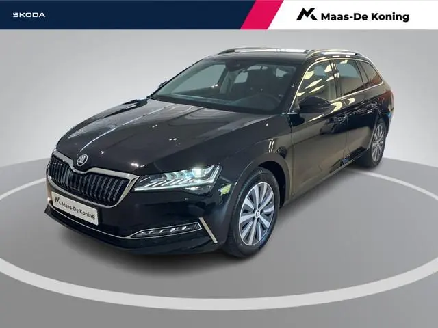 Skoda Superb Combi 1.4TSIiV 160kW/218PK Business Edition Plus · Navigatie · Trekhaak · Camera + Park...