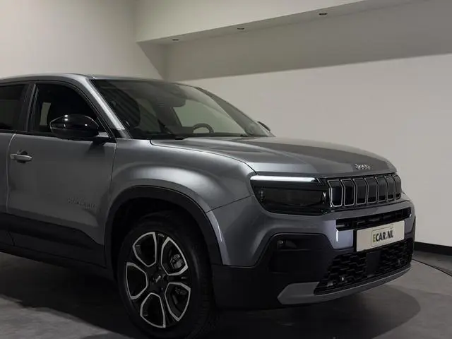 Jeep Avenger Altitude 54 kWh | Warmtepomp | Keyless | LED