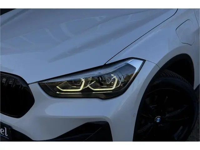BMW X1 xDrive25e | Camera | Sportstoel | LED | M-Stuur | DAB | 20x op voorraad