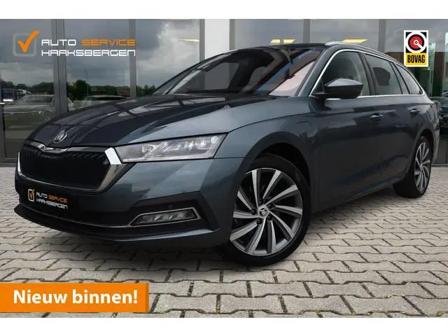 ŠKODA Octavia Combi 1.4 TSI iV PHEV Business Edition | ACC | Camera | 18 Inch |