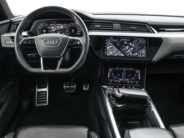 Audi Q8 Sportback e-tron 55 408pk Quattro S Edition 115 kWh · SOH 95,1% · Panoramadak · Luchtvering...