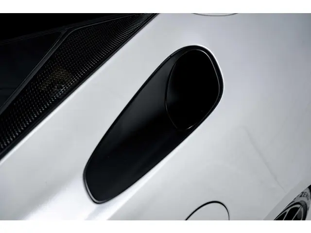 McLaren GT