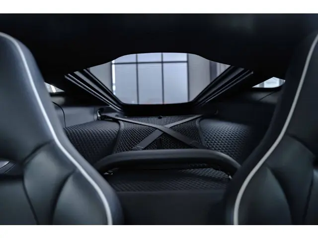 McLaren GT