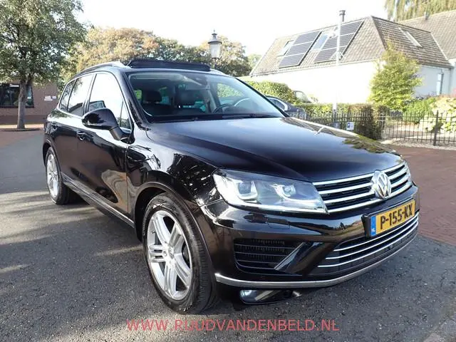 Volkswagen Touareg 3.0 TDI R-line / ACC / LUCHTVERING / 360* CAMERA / PANO / TREKHAAK / MEMORY