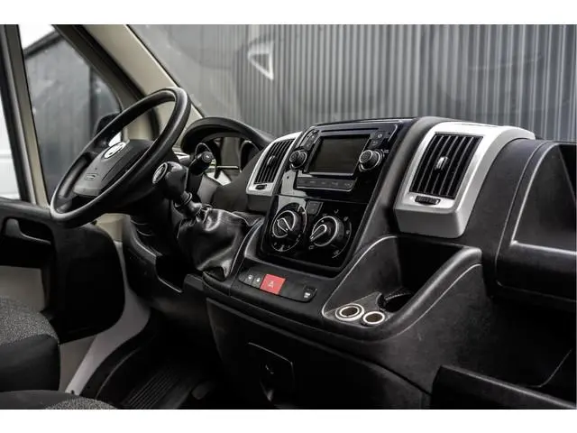 Fiat Ducato 2.3 MultiJet | Bakwagen met Laadklep | 131 PK | Cruise | Airco