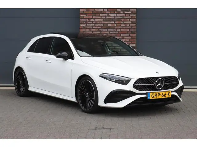 Mercedes-Benz A-klasse 250 4MATIC AMG Line | 224pk | Panoramadak | Memory | Burmester | Camera | Sta...