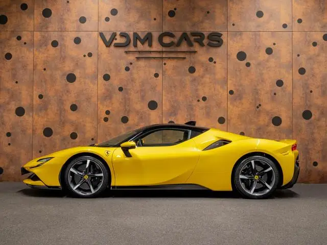 Ferrari SF90 Stradale 4.0 V8 | Ferrari Warranty | Lift | Carbon | Racing Seats | Giallo Triplo Strat...