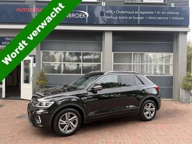 Volkswagen T-Roc 1.5 TSI R-Line Edition Edition | IQ Light | Trekhaak | Camera | ACC | Ergo-active 2...