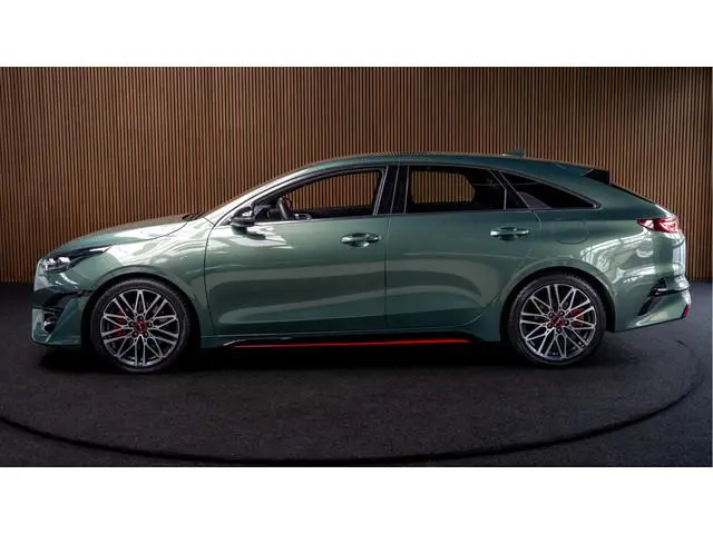 Kia ProCeed 1.6 T-GDi GT 204pk Leer Camera Memory seats Navi PDC ACC Stuur- & stoelverwarming (voor...