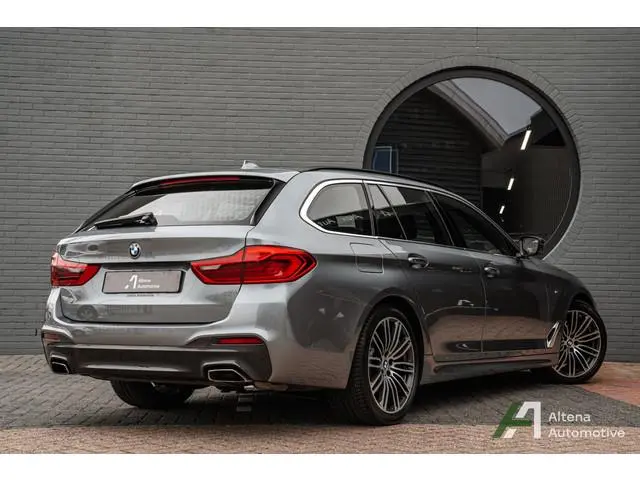 BMW 5-serie Touring 520i High Executive M-sport, panorama dak, comfort stoelen, head-up