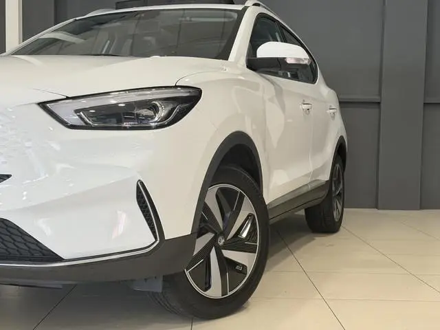 MG MG ZS EV EV Standard Range Luxury 50 kWh | Panorama dak | SOH 84,75% | Trekhaak |