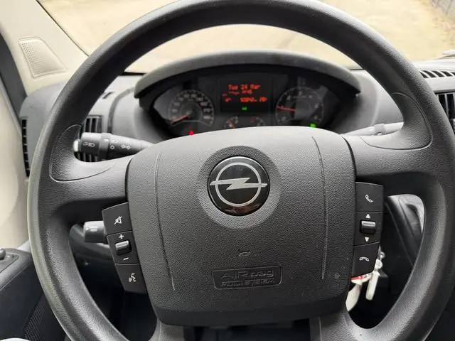Opel Movano