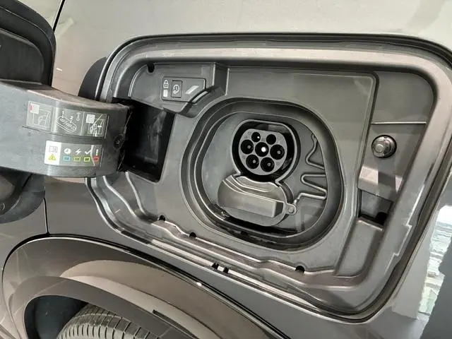 Peugeot e-3008