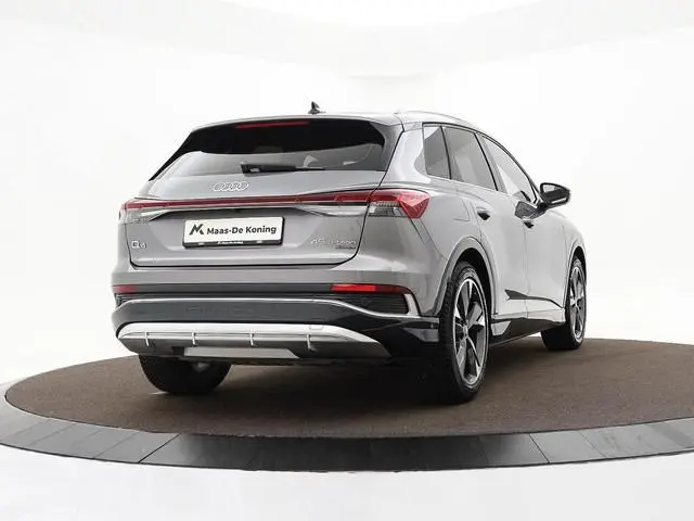 Audi Q4 e-tron 45 Quattro S Edition 77 kWh 265pk · SOH 90,8% · Camera · Head-Up Display · Warmtepomp...