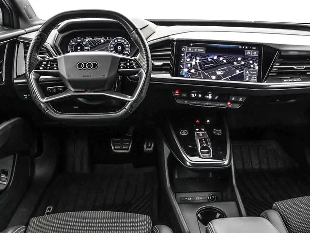 Audi Q4 e-tron 45 Quattro S Edition 77 kWh 265pk · SOH 90,8% · Camera · Head-Up Display · Warmtepomp...