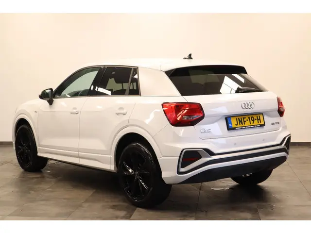 Audi Q2 35 TFSI S Edition S-line Cruise-Control Navigatie ! 2e Paasdag geopend van 12.00 tot 17:00u...