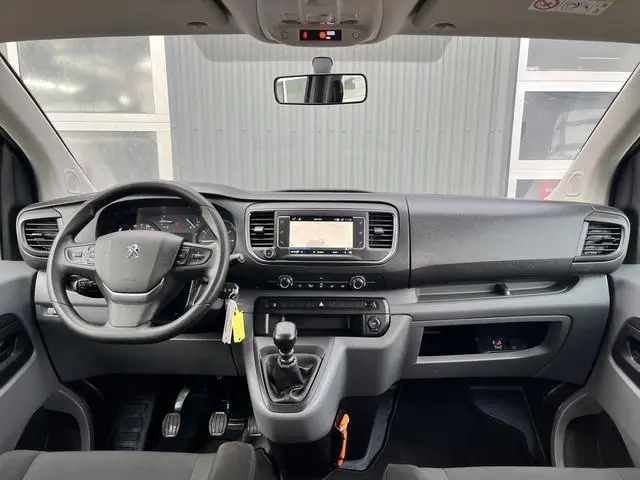 Peugeot Traveller