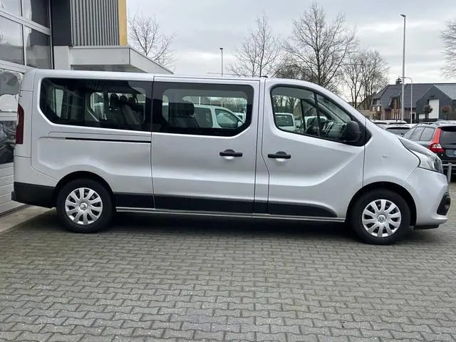 Renault Trafic Passenger 9-persoons 1.6 dCi Grand Authentique Energy BTW / BPM vrij marge Lengte 2 A...