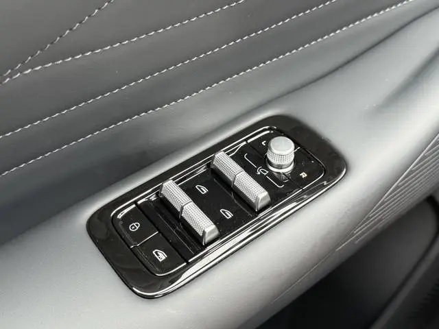 Geely Starray EM-i