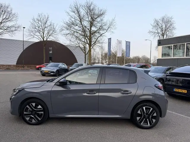 Peugeot 208 Hybrid e-DCS6 Allure VAN: 23.900,- VOOR: 20.877,- UW WKVOORDEEL: 3.023,- | RIJKLAARPRIJS...