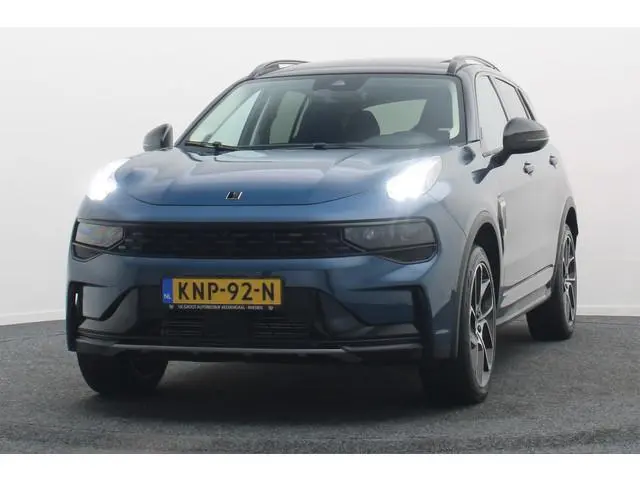 Lynk & Co 01