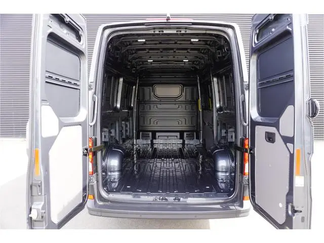 Volkswagen Crafter 140pk Automaat L3H3/L2H2 Facelift Digitaal Dashboard Navigatie Apple Carplay LED...