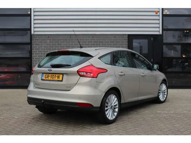 Ford Focus 1.0 Titanium Edition / Navigatie / PDC / N.A.P.