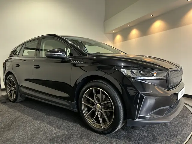 ŠKODA Enyaq iV 60 Loft SOH 94,5% | beige Leer | LMV 20''