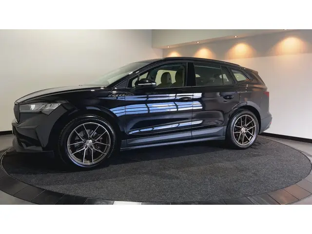 ŠKODA Enyaq iV 60 Loft SOH 94,5% | beige Leer | LMV 20''