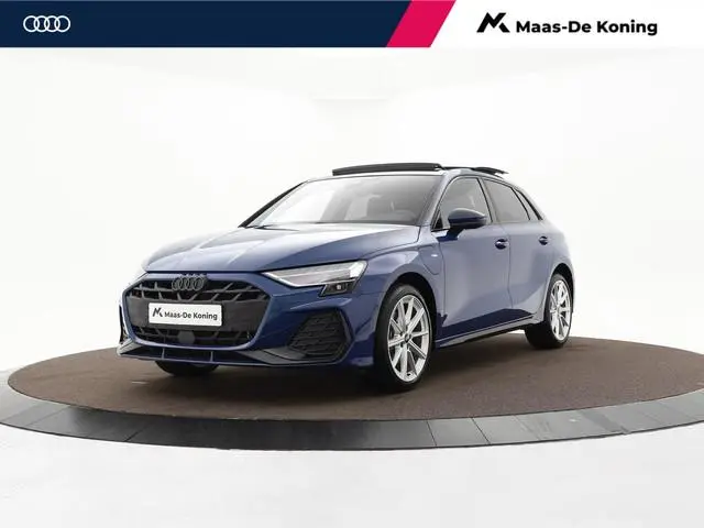 Audi A3 Sportback 40 TFSIe S-Tronic 204 pk S Edition · Panoramadak · Camera · HUD Head-up display ·...