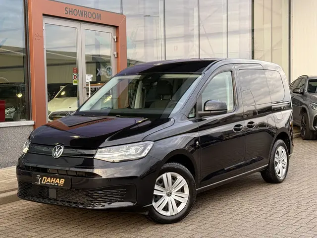 Volkswagen Caddy 1.5 TSI 5p | BTW | Stoelverwarming | Voorruitverwarming | DAB | Cruise | Parkeersen...