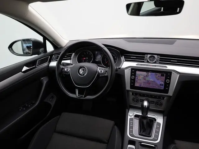 Volkswagen Passat Variant 1.4 TSI ACT 150Pk DSG Highline | Trekhaak wegkl. | Stoelverw. | Prijs Rijk...