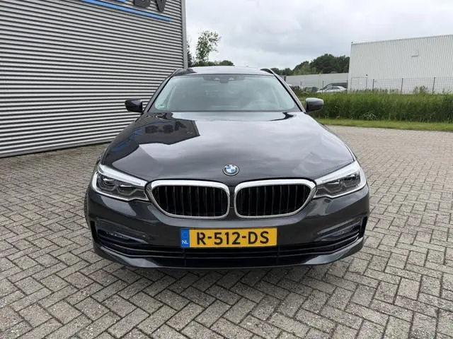 BMW 5-serie Touring 530i Executive Sport Line Head-Up Display Panoramadak LED DAB Achteruitrijcamera...