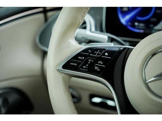 Mercedes-Benz EQS