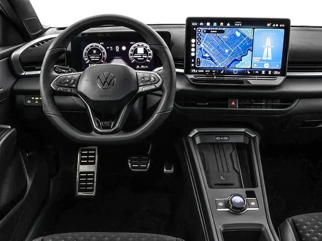 Volkswagen T-Roc R-Line First Edition 1.5 eTSI 150 PK 7 versn. DSG · Black Style Pakket · Achterklep...