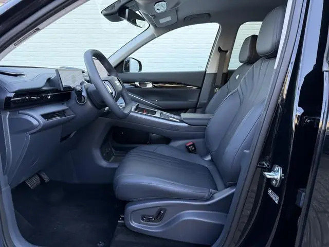 Geely E5