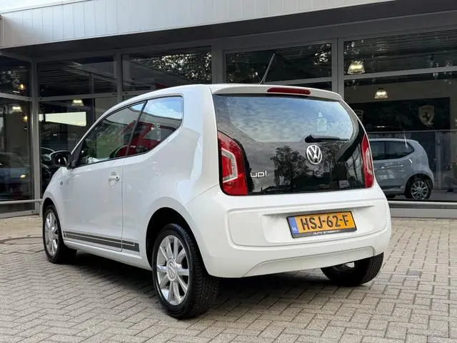 Volkswagen Up! 1.0 *!* CLUB EDITION *!* AIRCO/ STOELVERWARMING/ 15 INCH *!*