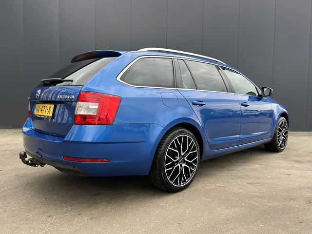 ŠKODA Octavia Combi 1.0 TSI Ambition 1e EIGENAAR  TREKHAAK NAVI CRUISE ECC