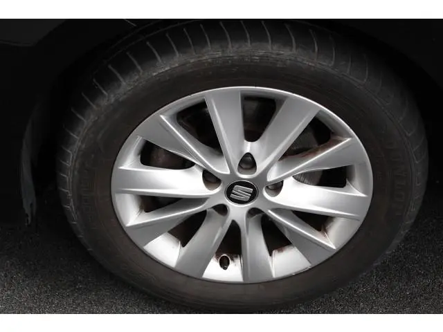 SEAT Leon ST 1.5 TSI 150pk DSG Style Climate Control Cruise control Verwarmde voorstoelen Lichtmetal...