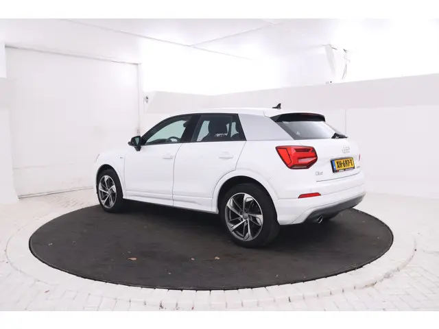 Audi Q2 30 TFSI Sport S-line! Leer, Alles in kleur!