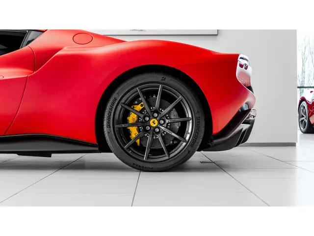 Ferrari 296