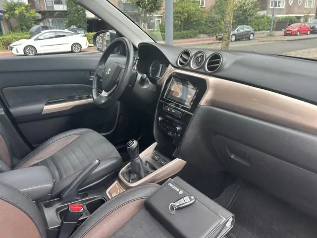 Suzuki Vitara 1.6 High Executive Pano Airco/ECC Navi Leer 1e eig.
