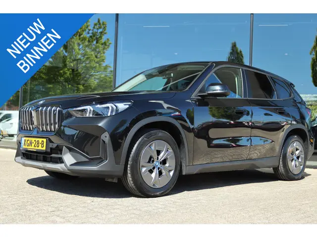 BMW IX1 XDRIVE30 67KWH LAUNCH EDITION | CARPLAY | CAMERA | KEY-LESS | FULL LED | VIRT. COCKPIT | STO...
