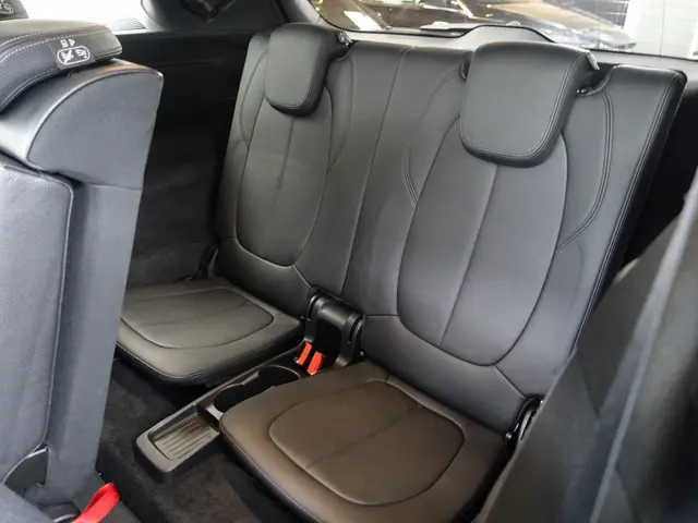 BMW 2-serie Gran Tourer 218i M Sport High Exe- 7 Pers, Panoramadak, Head Up, Sfeerverlichting, Xenon...
