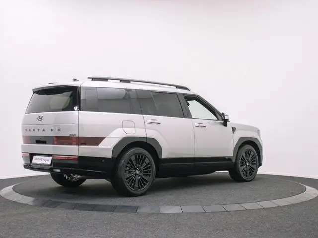 Hyundai Santa Fe 1.6 T-GDI PHEV BlackLine 6persoons | Private lease 1.249 p.m.