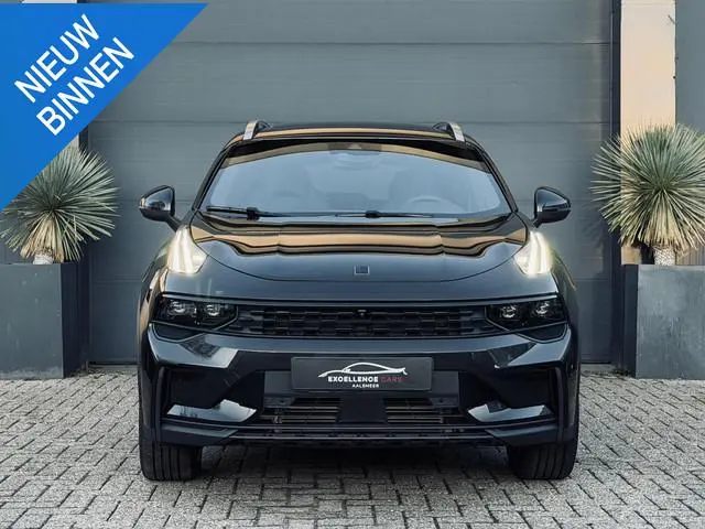 Lynk & Co 01