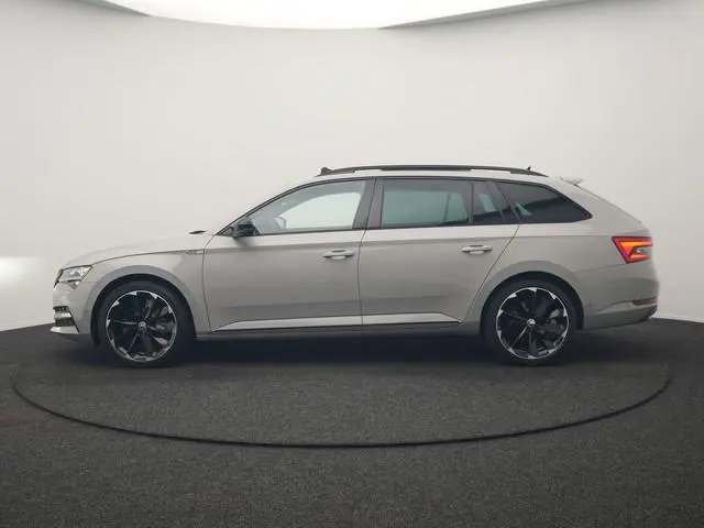 ŠKODA Superb Combi 1.4 TSI iV Sportline Business PHEV 218pk Dealer O.H. | Trekhaak Af Fabriek | Pano...