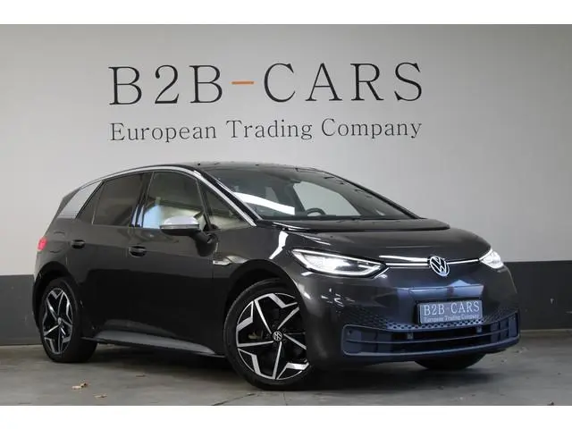 Volkswagen ID.3 First Plus 58 kWh | SOH 91% | LED | Camera | Stoelverwarming | Navi
