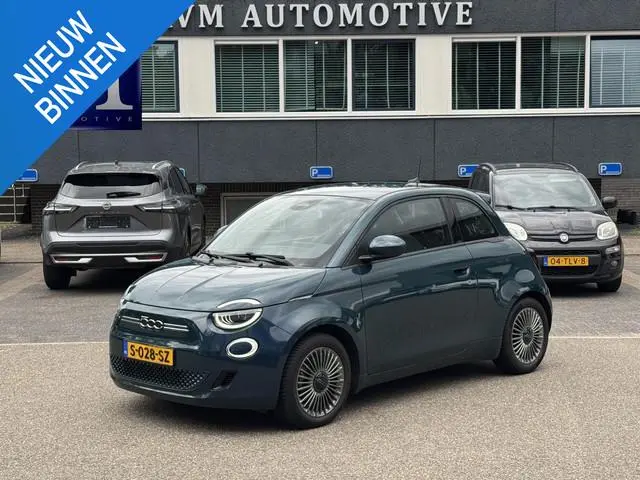Fiat 500 RED 42 kWh VAN: 16.900,- VOOR: 14.877,- UW WKVOORDEEL: 2.023,- | SOH 92% | NAVIGATIE | STOE...
